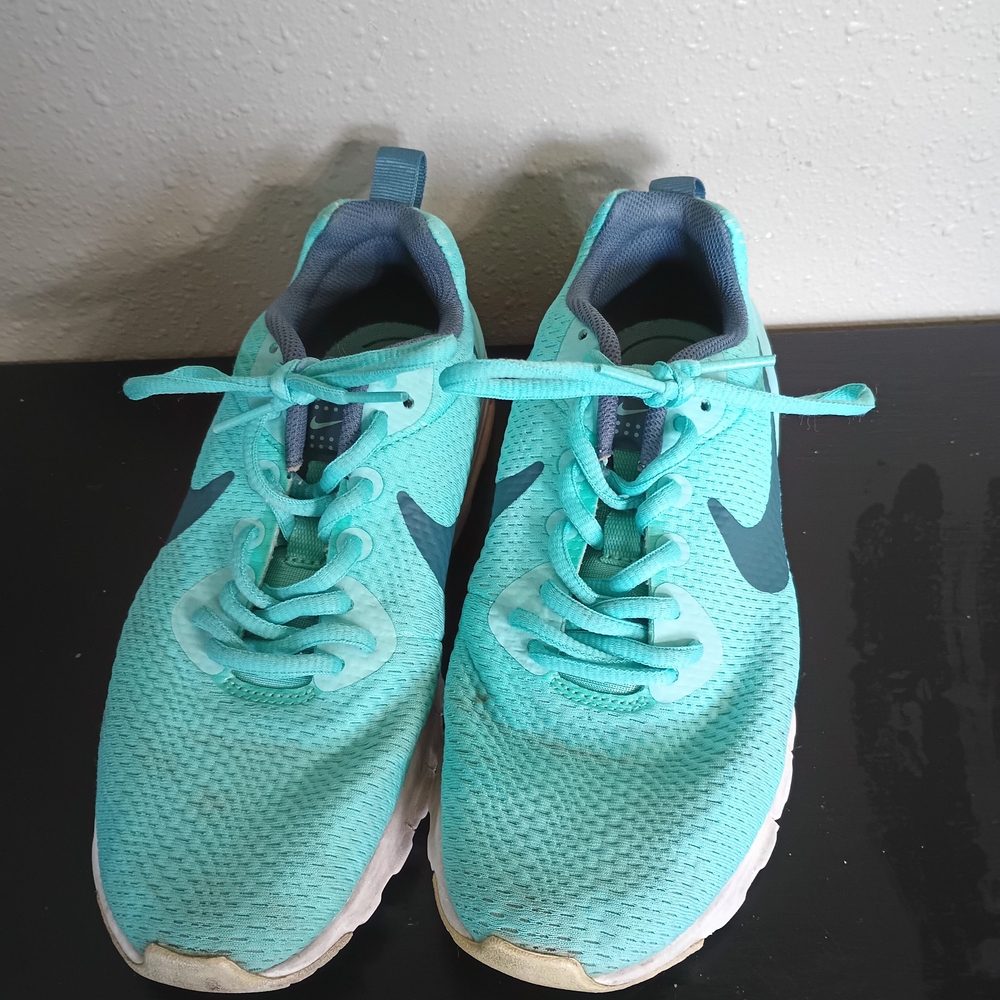 Nike Teal  Athletic Shoes Size 6.5